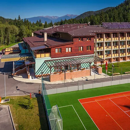 Hotel Wellness Alexandra 3*