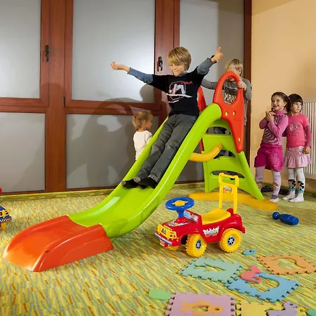 Hotel Wellness Alexandra 3*